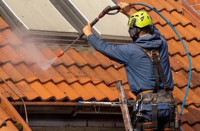 Démoussage et hydrofuge de toiture à Orival